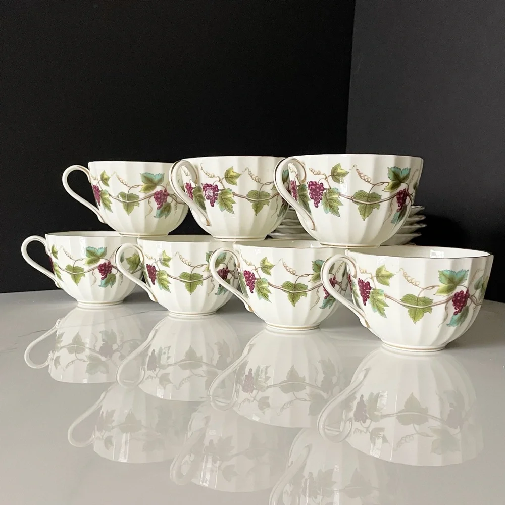 16 Piece SET - Cups & Saucers - Bacchanal by Royal Worcester